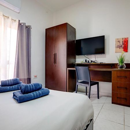 Sir William Reid Holiday Apartments Слима Экстерьер фото